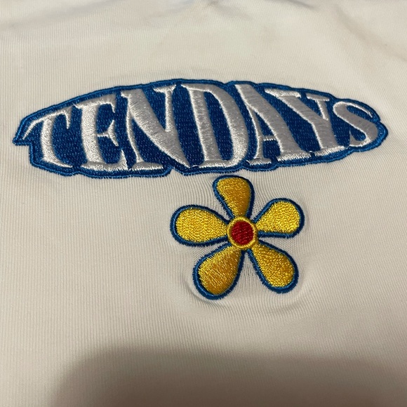 White crop top - Picture 2 of 3